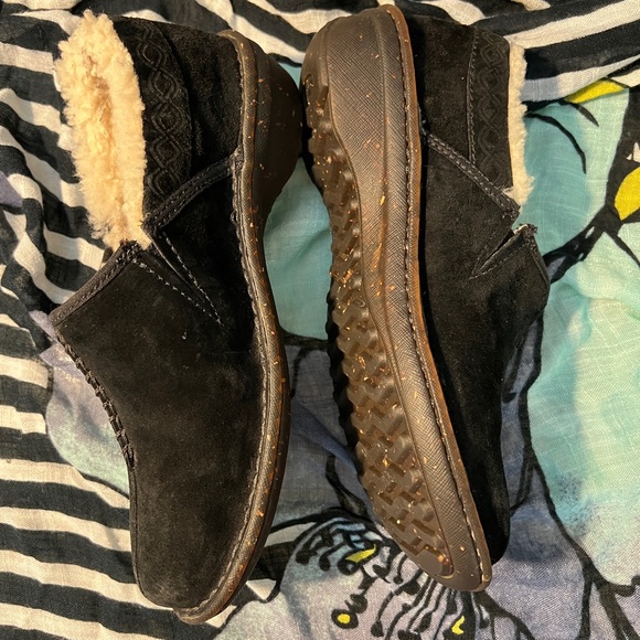 UGG 1757 Bettey Suede Leather Black Slip On Loafers Clogs Womens Size 7 - Picture 2 of 6